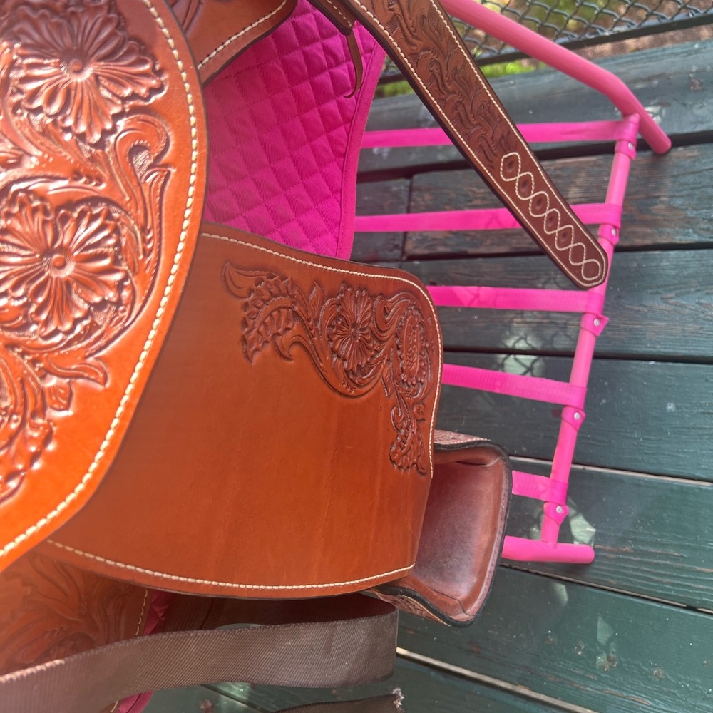 Silver Royal Timber Western Trail Saddle - Picture 5 of 11